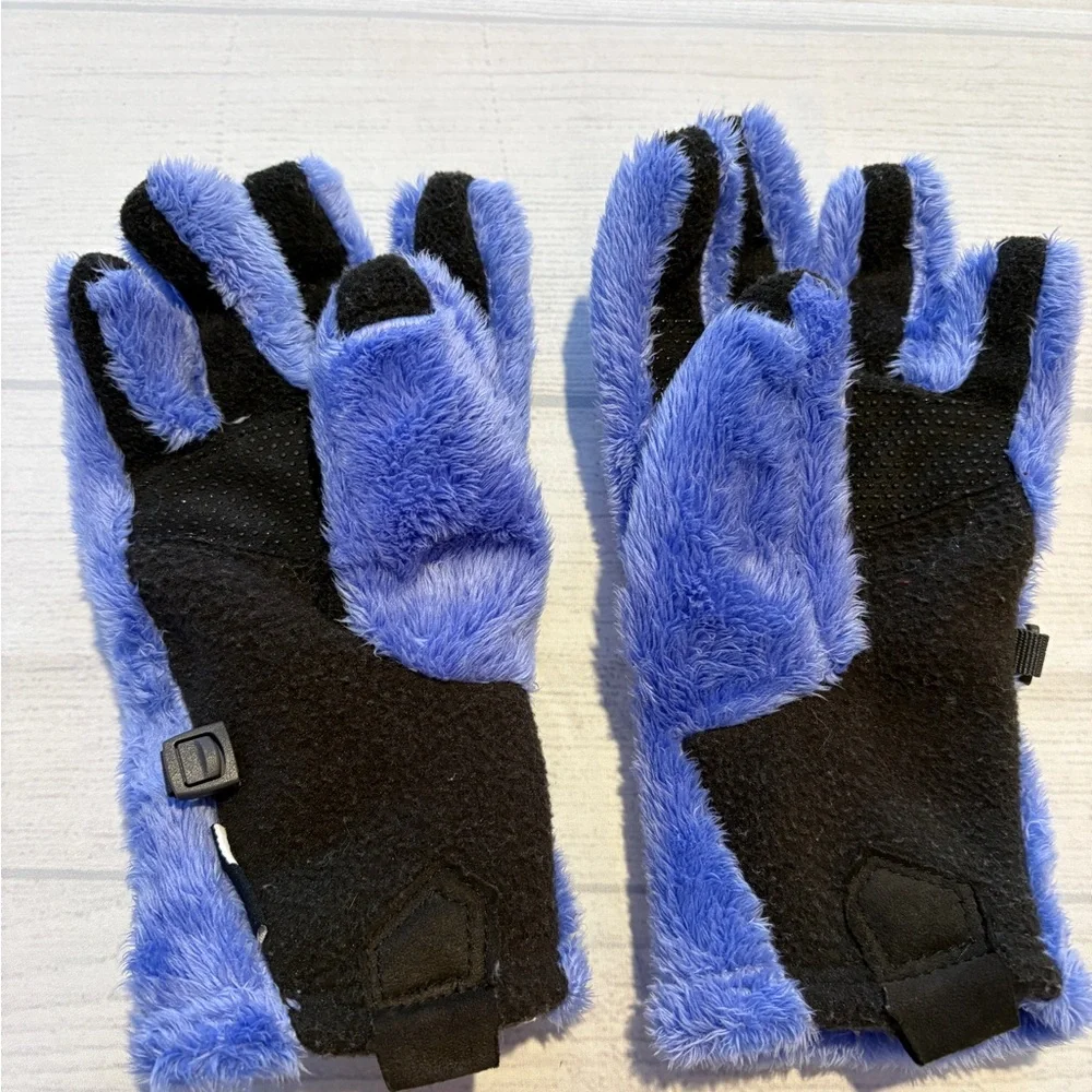 The North Face Light Blue Fuzzy Gloves kids size M